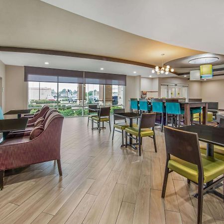 La Quinta By Wyndham Houston Humble Atascocita Hotel Exterior photo