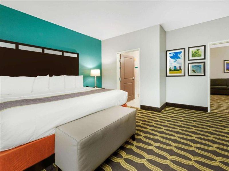 La Quinta By Wyndham Houston Humble Atascocita Hotel Exterior photo